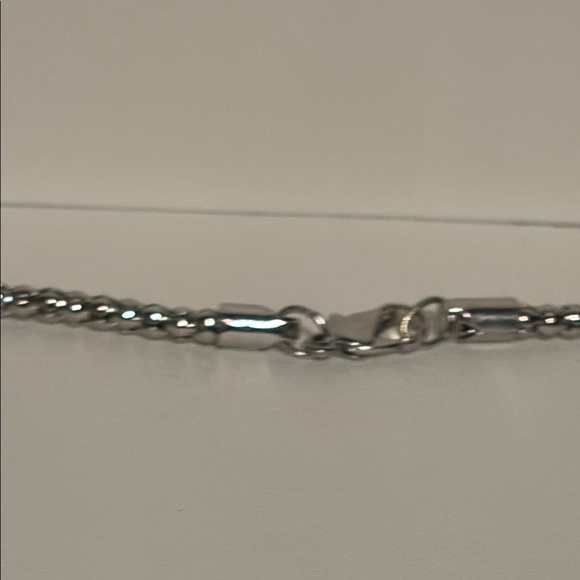 3/$20 Chic Silver Necklace with Blue Pendant - Picture 4 of 5